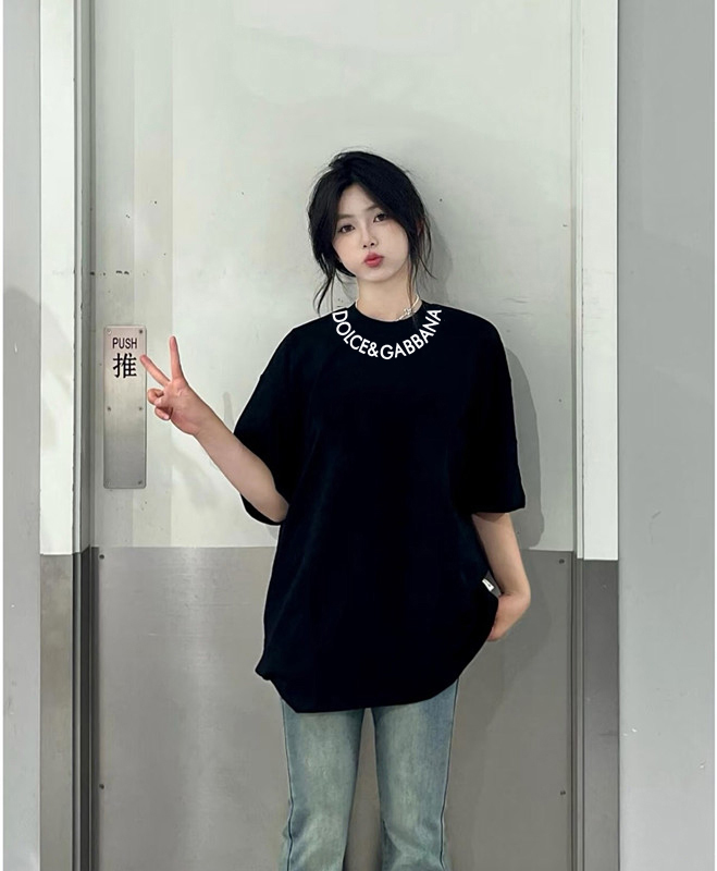 P75 DG/杜嘉班纳 立体硅胶LOGO字母百搭圆领短袖T恤男女同款 吊牌 领标 水洗唛 三标齐全 尺码：S-XXL 颜色：黑色，白色