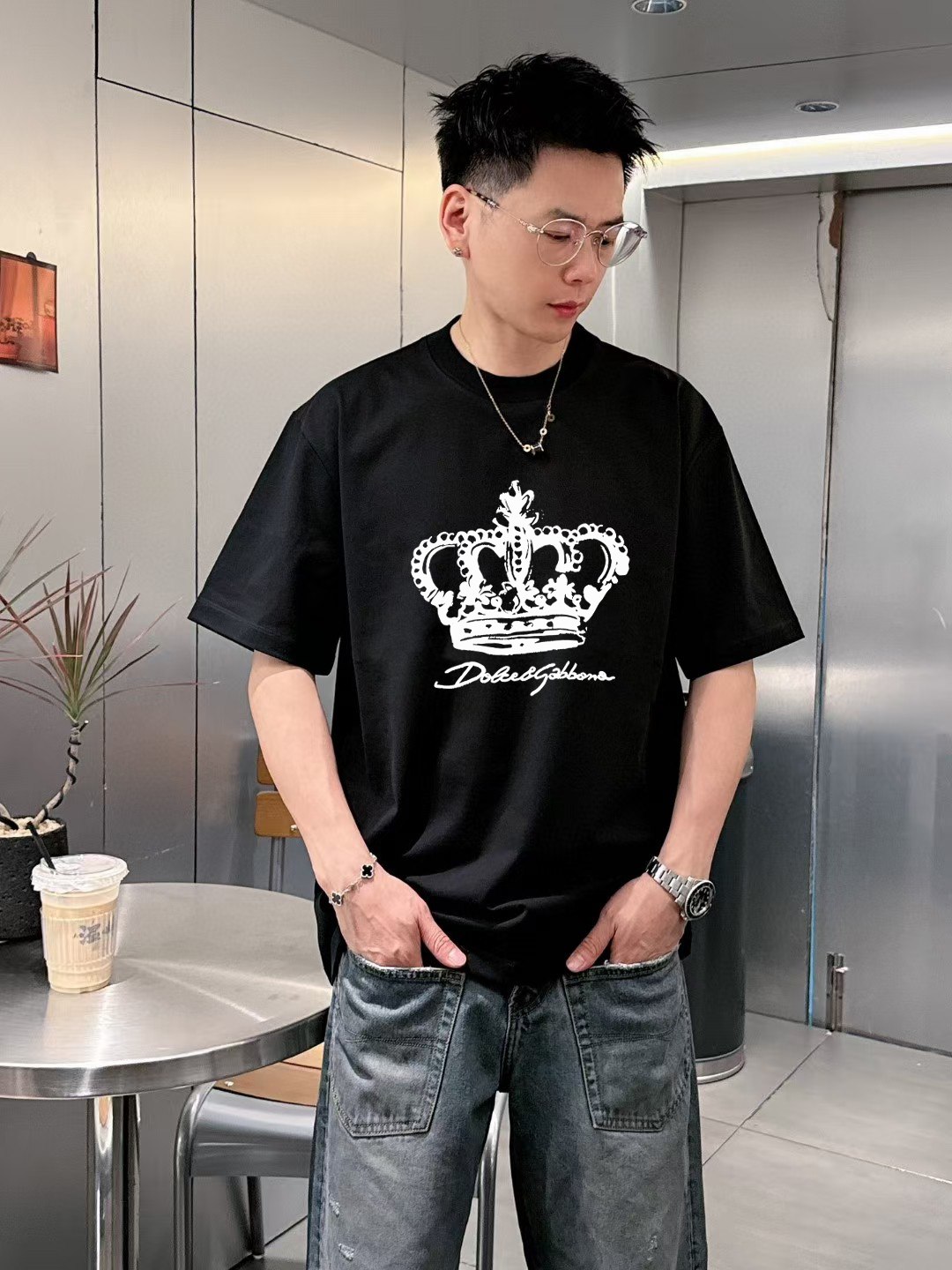 P70 🔥 [DG 杜嘉班纳] 2025FW短袖T恤 LOGO印花 高端26s双纱300克面料 重磅面料 定制拉架罗纹同缸同染 三标齐全 男女同款 颜色：黑色 白色 尺码：S M L XL 2XL