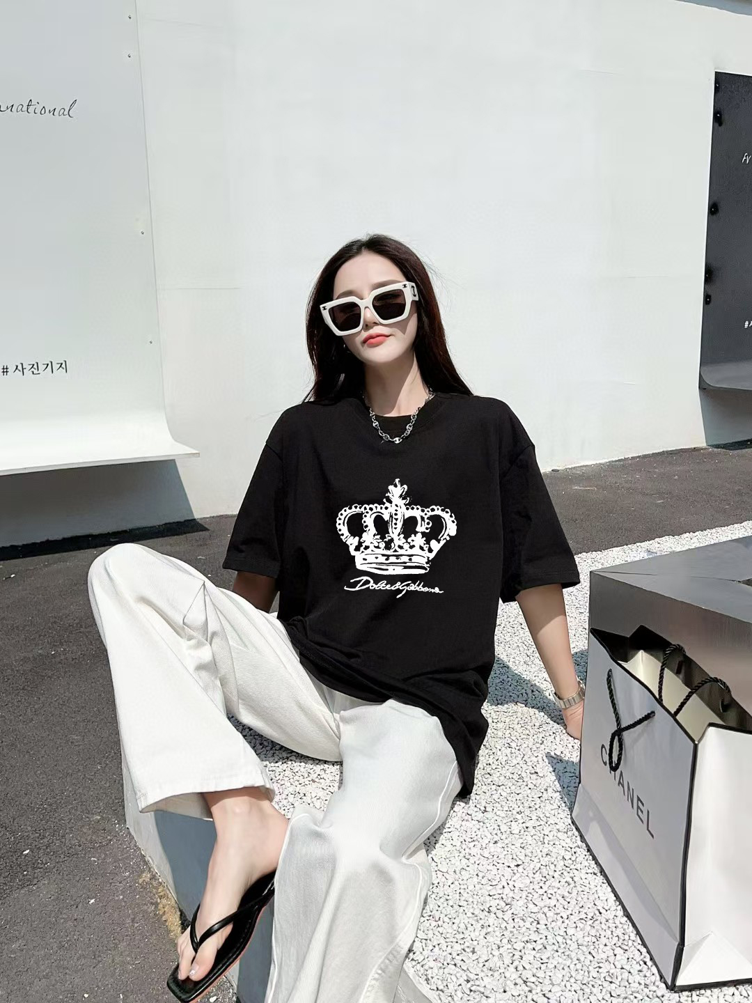P70 🔥 [DG 杜嘉班纳] 2025FW短袖T恤 LOGO印花 高端26s双纱300克面料 重磅面料 定制拉架罗纹同缸同染 三标齐全 男女同款 颜色：黑色 白色 尺码：S M L XL 2XL