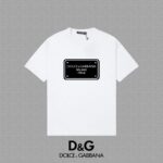 P70 🔥 [DG 杜嘉班纳] 2025FW短袖T恤 LOGO厚板 高端26s双纱300克面料 重磅面料 定制拉架罗纹同缸同染 三标齐全 男女同款 颜色：黑色 白色 尺码：S M L XL 2XL