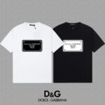 P70 🔥 [DG 杜嘉班纳] 2025FW短袖T恤 LOGO厚板 高端26s双纱300克面料 重磅面料 定制拉架罗纹同缸同染 三标齐全 男女同款 颜色：黑色 白色 尺码：S M L XL 2XL