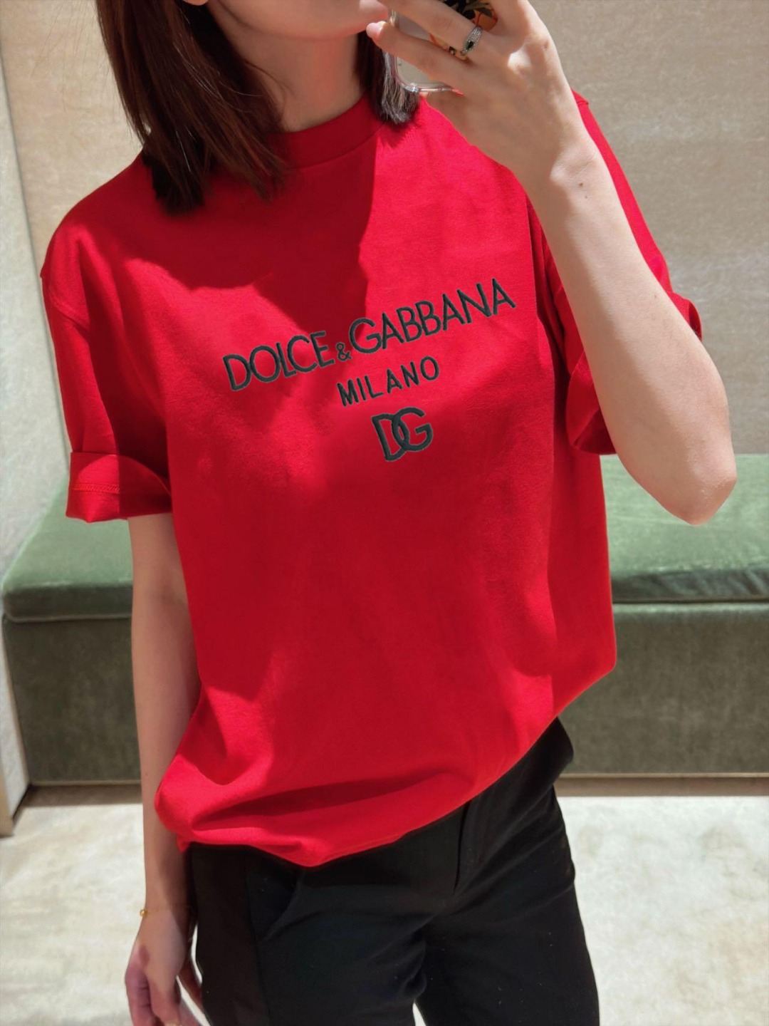 P75 🔥 [DG 杜嘉班纳] 2026FW短袖T恤 刺绣字母 高端26s双纱300克面料 重磅面料 定制拉架罗纹同缸同染 三标齐全 男女同款 颜色：红色 尺码：S M L XL XXL