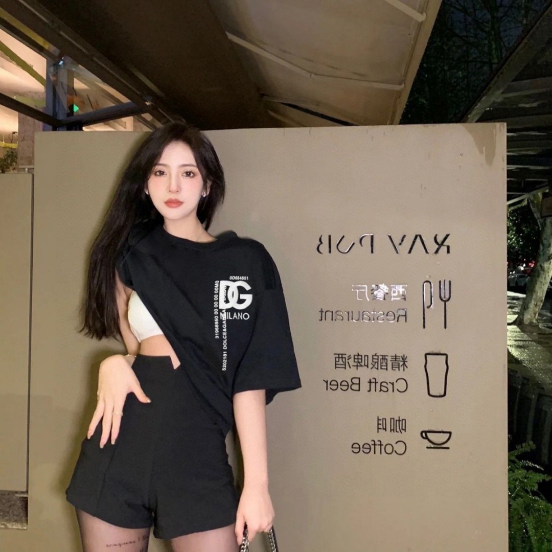 P75 🔥 [DG 杜嘉班纳] 2024FW短袖T恤 经典款刺绣字母 高端32s双纱260克面料 重磅面料 定制拉架罗纹同缸同染 三标齐全 男女同款 颜色：黑色 白色 尺码：S M L XL XXL