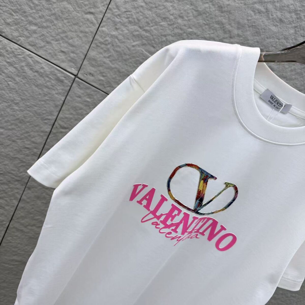 P80 华伦 2026秋冬新款 3D立体硅胶 360克圆领短袖 实物很棒 男女同款宽松版 尺码S M L XL XXL 五个码 黑色 白色 灰色