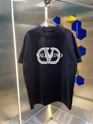 P80 VALENTIN* 华伦天*奴 2026春夏新款 洗水磨破320克圆领短袖tee 男女同款宽松版 吊牌 领标 洗水唛 三标齐全 颜色 :洗水黑 洗水白 洗水灰 洗水绿 洗水红 尺码 :S M L XL XXL