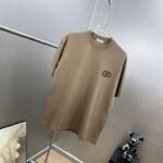 P75 valent*no *华伦 经典刺绣logo字母 《区别通货面料》双纱纯棉上衣 7a抗菌短袖tee 上身十分舒适，男女同款半袖，落肩宽松版型 颜色: 黑色 白色 咖啡色 尺码：S（90-130斤） M（125-150斤） L（135-165斤） XL（160-190斤） XXL（185-220斤）