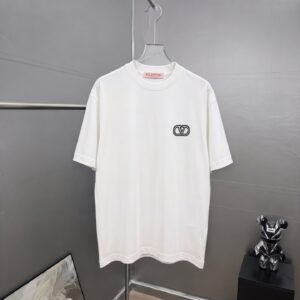 P75 valent*no *华伦 经典刺绣logo字母 《区别通货面料》双纱纯棉上衣 7a抗菌短袖tee 上身十分舒适，男女同款半袖，落肩宽松版型 颜色: 黑色 白色 咖啡色 尺码：S（90-130斤） M（125-150斤） L（135-165斤） XL（160-190斤） XXL（185-220斤）