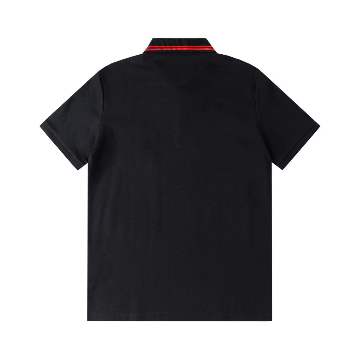 P85 VALENTNO 华伦天奴 前幅口袋logo刺绣🪡 Logo经典识标印花 精致升级，灵感源自八十年代复古 原版面料 官方同款 polo衫短袖T恤 定制260克同缸染面料 手感非常舒服 春夏最新砖柜同步 时尚又个性 超级百搭好看的一款 男女都非常合适 人手必备款 吊牌 领标 水洗麦 三标齐全 颜色: 黑色 尺码：M-3XL