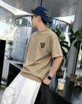 P75 valent*no *华伦天奴，logo字母立体刺绣 《区别通货面料》双纱纯棉上衣 7a抗菌短袖tee 上身十分舒适，男女同款半袖，落肩宽松版型 颜色: 黑色 白色 咖啡色 尺码：S（90-130斤） M（125-150斤） L（135-165斤） XL（160-190斤） XXL（185-220斤）