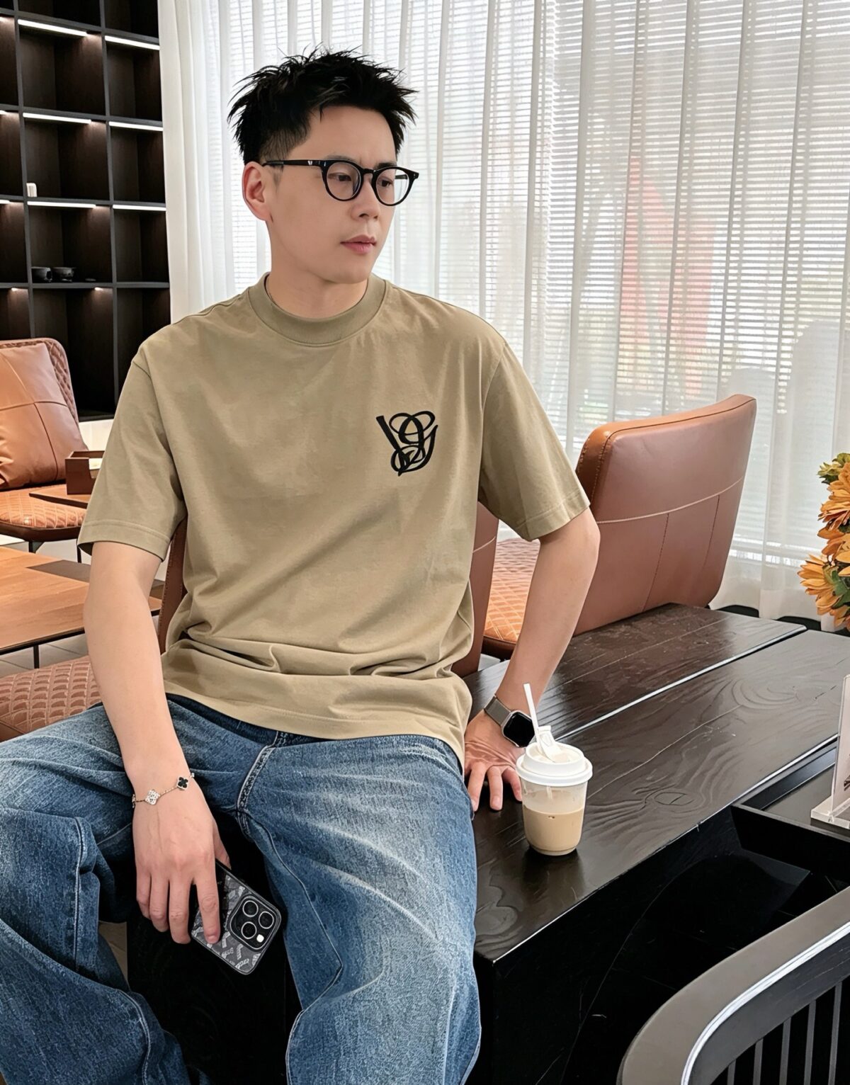 P75 valent*no *华伦天奴，logo字母立体刺绣 《区别通货面料》双纱纯棉上衣 7a抗菌短袖tee 上身十分舒适，男女同款半袖，落肩宽松版型 颜色: 黑色 白色 咖啡色 尺码：S（90-130斤） M（125-150斤） L（135-165斤） XL（160-190斤） XXL（185-220斤）