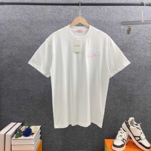 P85 Vale*华伦*天奴 2026春夏新款 前字母刺绣工艺+后烫画印花工艺 双纱定制平纹纯棉面料 短袖T恤 男女同款 颜色：白色 黑色 杏色 尺码： S （90-130斤） M （120-150斤） L （140-165斤） XL （160-180斤） XXL （180-210斤）