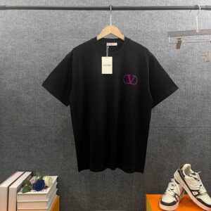 P85 Vale*华伦*天*奴 2026春夏新款 经典字母logo植绒工艺 双纱定制平纹纯棉面料 短袖T恤 男女同款 颜色：白色 黑色 尺码： S （90-130斤） M （120-150斤） L （140-165斤） XL （160-180斤） XXL （180-210斤）
