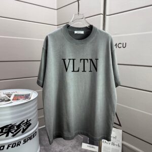 P80 VALENTIN* 华伦天*奴 2026春夏新款 洗水磨破320克圆领短袖tee 男女同款宽松版 颜色 :洗水黑 洗水白 洗水灰 褐色 尺码 :S M L XL XXL 尺码： S （90-130斤） M （120-150斤） L （140-165斤） XL （160-180斤） XXL （180-210斤）