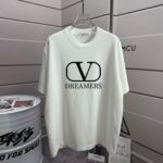 weigou_222530_0_613f4e3c0d P80 VALENTIN* 华伦天*奴 2026春夏新款 洗水磨破320克圆领短袖tee 男女同款宽松版 颜色 :洗水黑 洗水白 洗水灰 洗水紫色 尺码 :S M L XL XXL 尺码: S (90-130斤) M (120-150斤) L (140-165斤) XL (160-180斤) XXL (180-210斤)