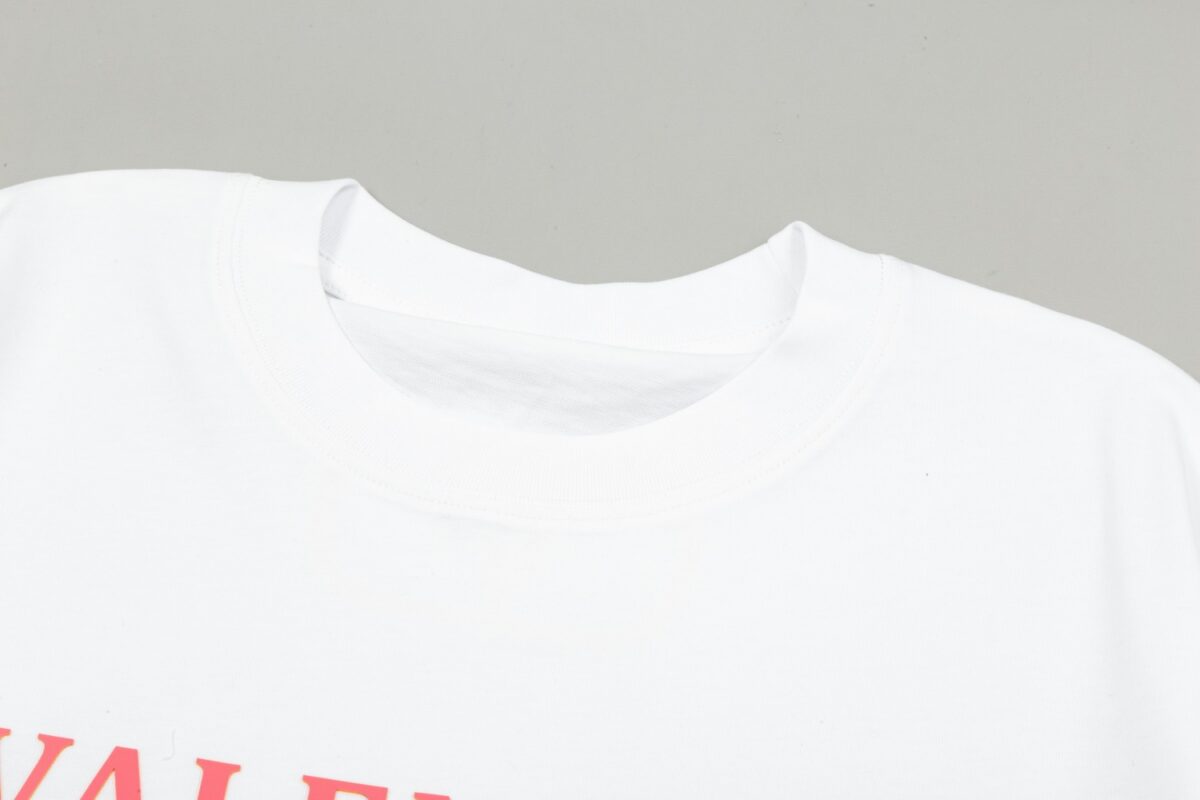P80 Valentino/华伦天奴 立体硅胶Logo字母简约百搭短袖T恤男女同款 吊牌 领标 水洗唛 三标齐全 定织定染280克精梳棉面料 尺码：S-XXL 颜色：黑色，白色