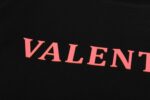 P80 Valentino/华伦天奴 立体硅胶Logo字母简约百搭短袖T恤男女同款 吊牌 领标 水洗唛 三标齐全 定织定染280克精梳棉面料 尺码：S-XXL 颜色：黑色，白色