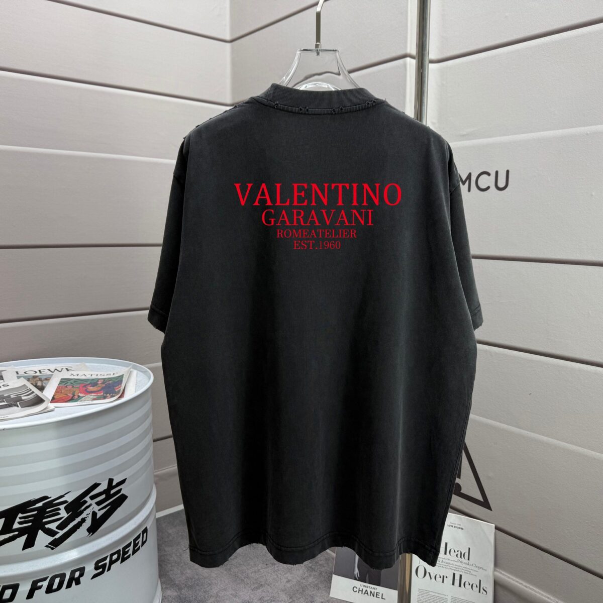 P80 VALENTIN* 华伦天*奴 2026春夏新款 洗水磨破320克圆领短袖tee 男女同款宽松版 颜色 :洗水黑 洗水白 洗水灰 褐色 尺码 :S M L XL XXL 尺码： S （90-130斤） M （120-150斤） L （140-165斤） XL （160-180斤） XXL （180-210斤）