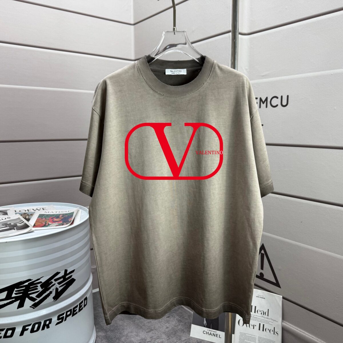 P80 VALENTIN* 华伦天*奴 2026春夏新款 洗水磨破320克圆领短袖tee 男女同款宽松版 颜色 :洗水黑 洗水白 洗水灰 褐色 尺码 :S M L XL XXL 尺码： S （90-130斤） M （120-150斤） L （140-165斤） XL （160-180斤） XXL （180-210斤）