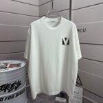 P80 VALENTIN* 华伦天*奴 2026春夏新款 洗水磨破320克圆领短袖tee 男女同款宽松版 颜色 :洗水黑 洗水白 洗水灰 褐色 尺码 :S M L XL XXL 尺码： S （90-130斤） M （120-150斤） L （140-165斤） XL （160-180斤） XXL （180-210斤）