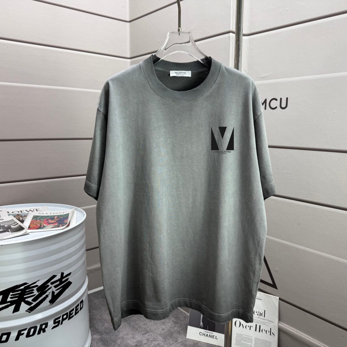 weigou_222826_0_e46f7ba009 P80 VALENTIN* 华伦天*奴 2026春夏新款 洗水磨破320克圆领短袖tee 男女同款宽松版 颜色 :洗水黑 洗水白 洗水灰 褐色 尺码 :S M L XL XXL 尺码: S (90-130斤) M (120-150斤) L (140-165斤) XL (160-180斤) XXL (180-210斤)
