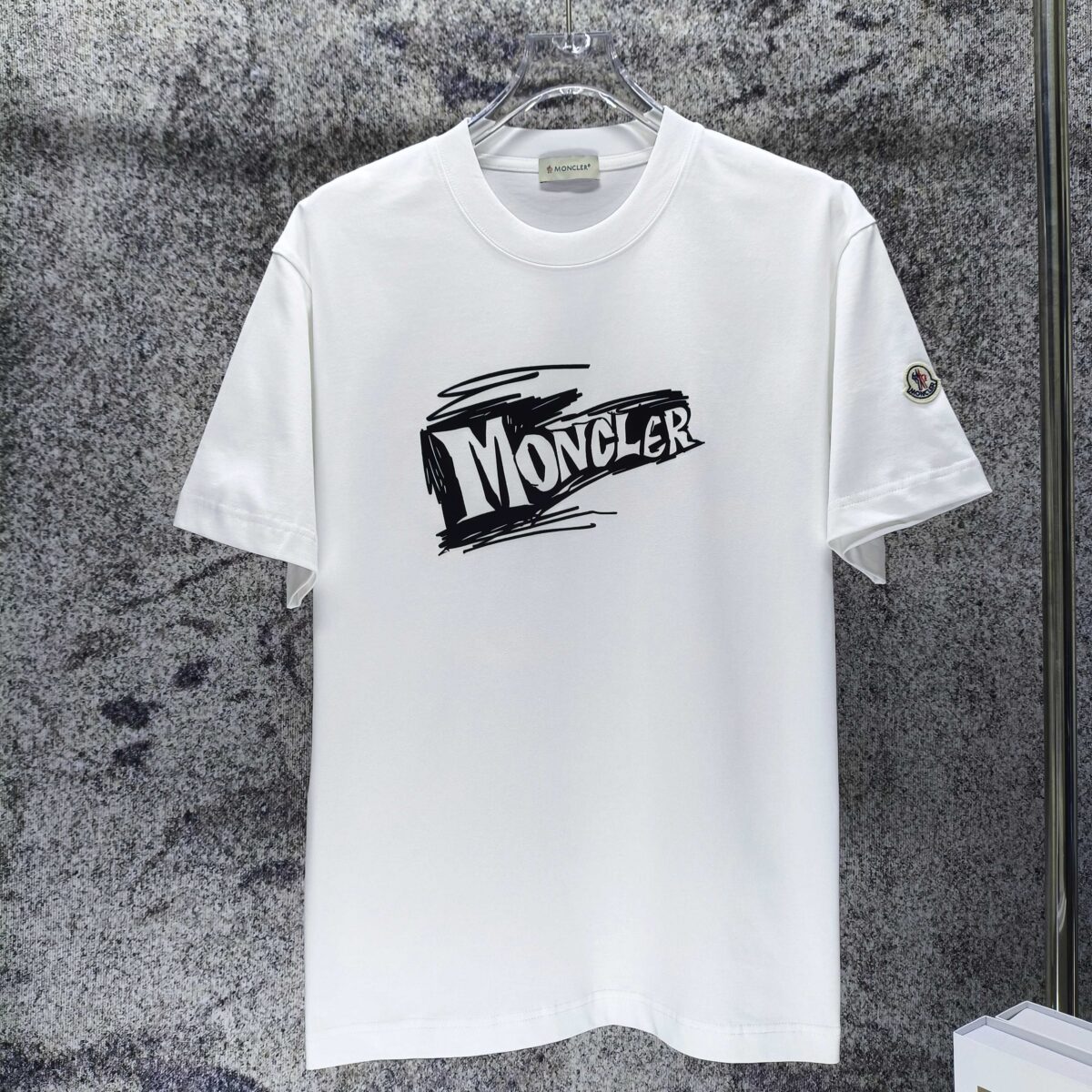 P70 MONCLE* 蒙口* 新款短袖T恤 经典字母植绒logo 宽松版型男女同款 尺码 S M L XL XXL 黑色 白色 藏青色