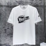 P70 MONCLE* 蒙口* 新款短袖T恤 经典字母植绒logo 宽松版型男女同款 尺码 S M L XL XXL 黑色 白色 藏青色
