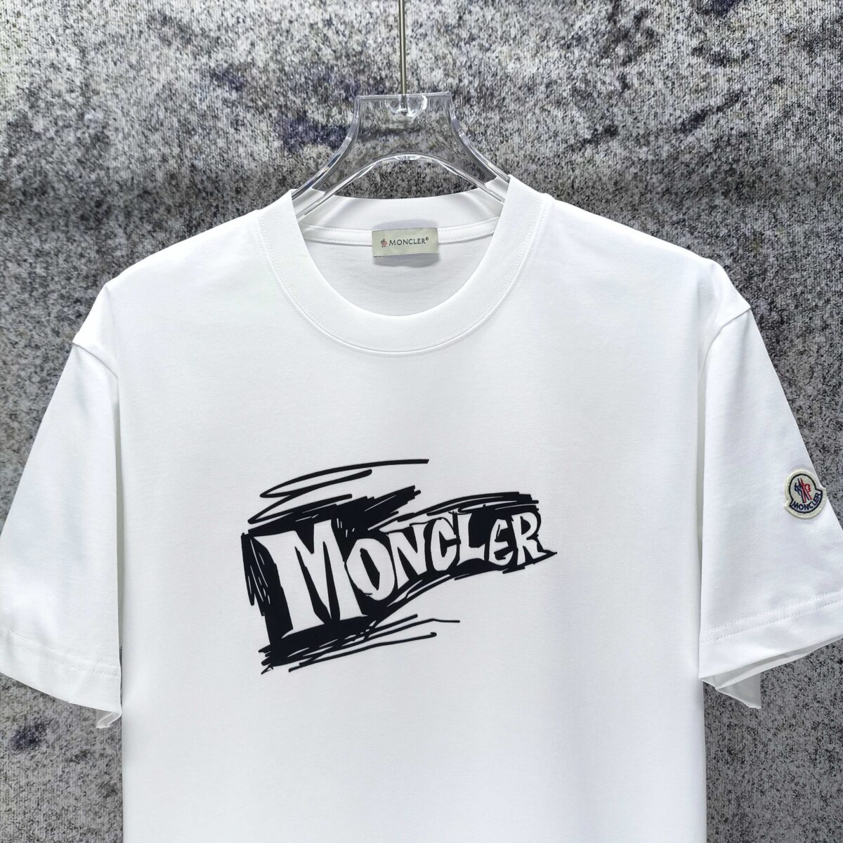 P70 MONCLE* 蒙口* 新款短袖T恤 经典字母植绒logo 宽松版型男女同款 尺码 S M L XL XXL 黑色 白色 藏青色