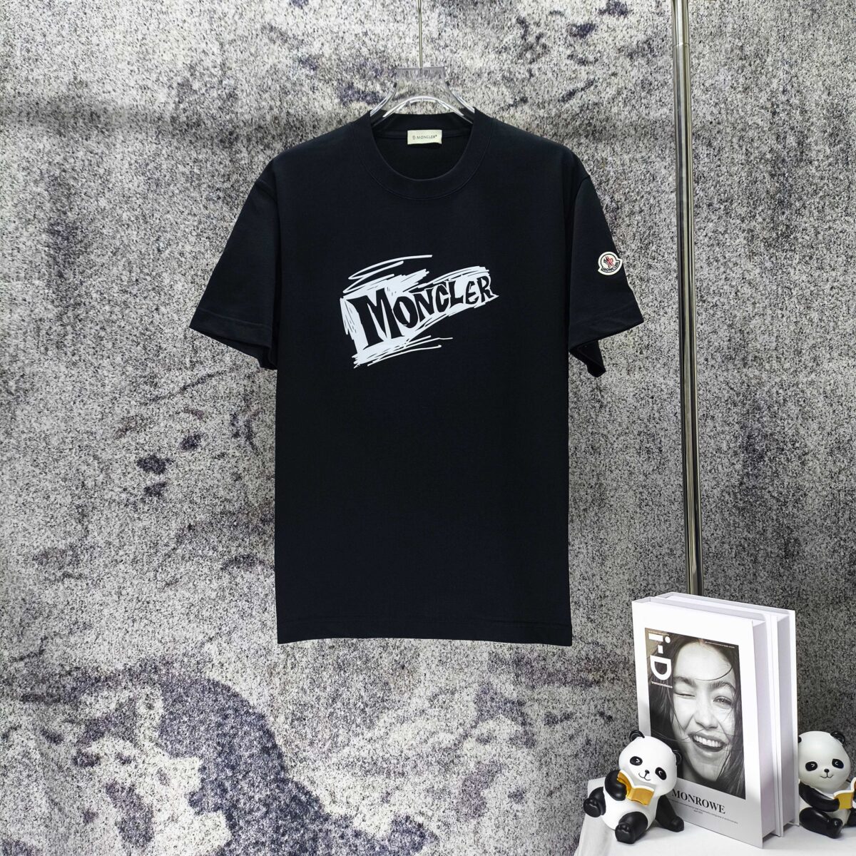 P70 MONCLE* 蒙口* 新款短袖T恤 经典字母植绒logo 宽松版型男女同款 尺码 S M L XL XXL 黑色 白色 藏青色