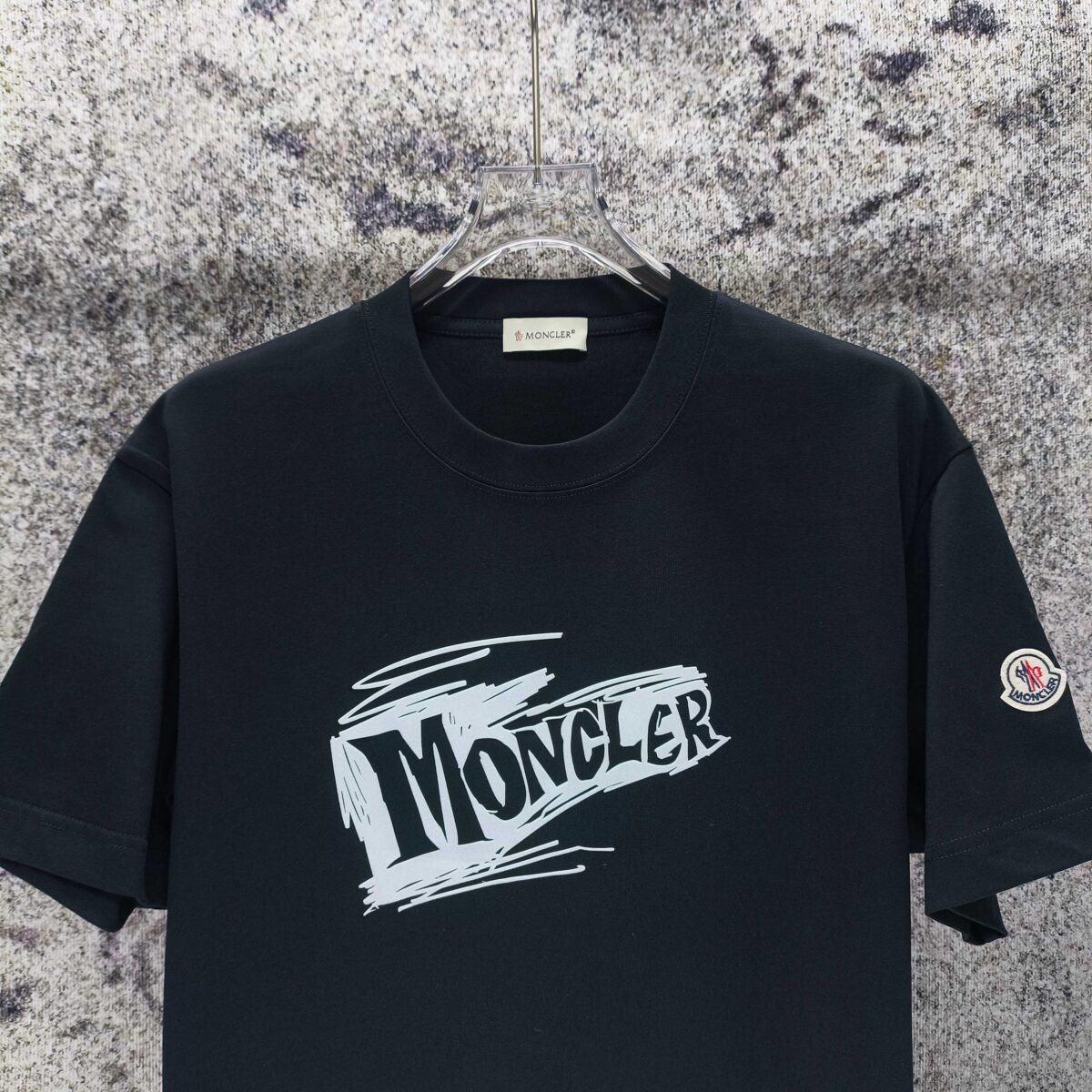 P70 MONCLE* 蒙口* 新款短袖T恤 经典字母植绒logo 宽松版型男女同款 尺码 S M L XL XXL 黑色 白色 藏青色