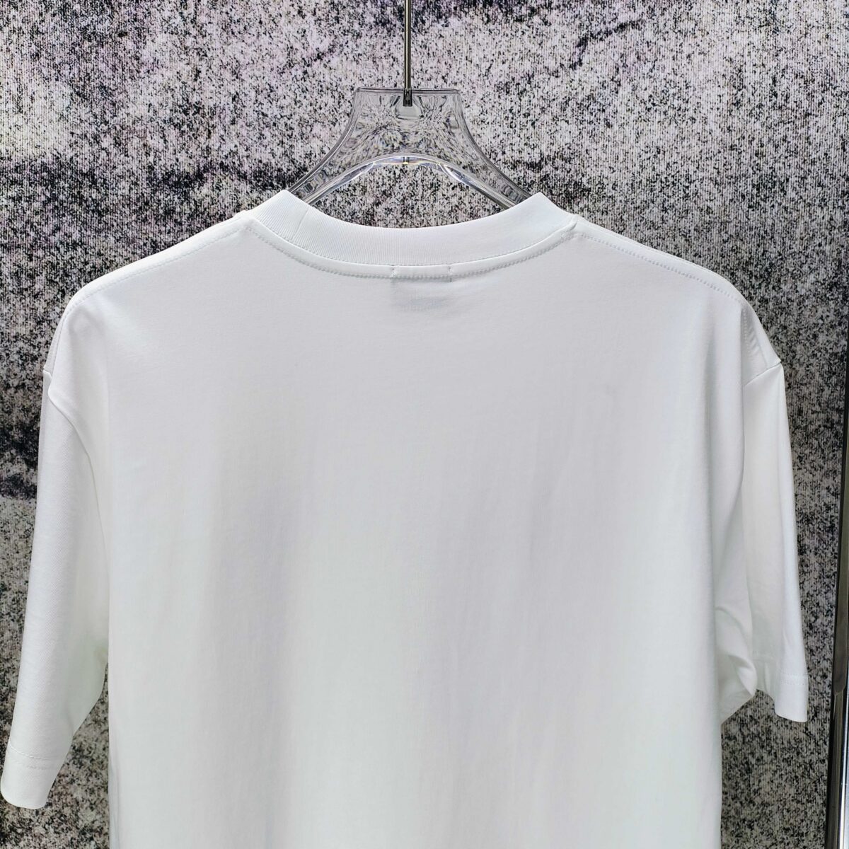 P70 MONCLE* 蒙口* 2026新款 刺绣章仔logo 短袖t恤 宽松版型男女同款 尺码 S M L XL XXL 黑色 白色 藏青色 灰色