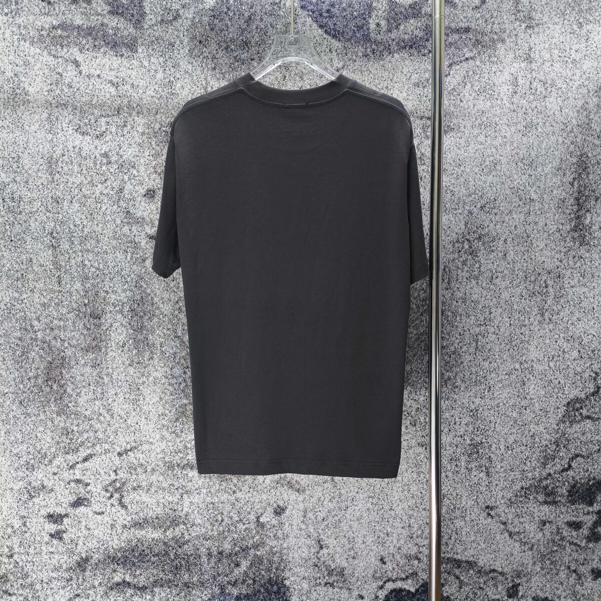 P70 MONCLE* 蒙口* 2026新款 刺绣章仔logo 短袖t恤 宽松版型男女同款 尺码 S M L XL XXL 黑色 白色 藏青色 灰色