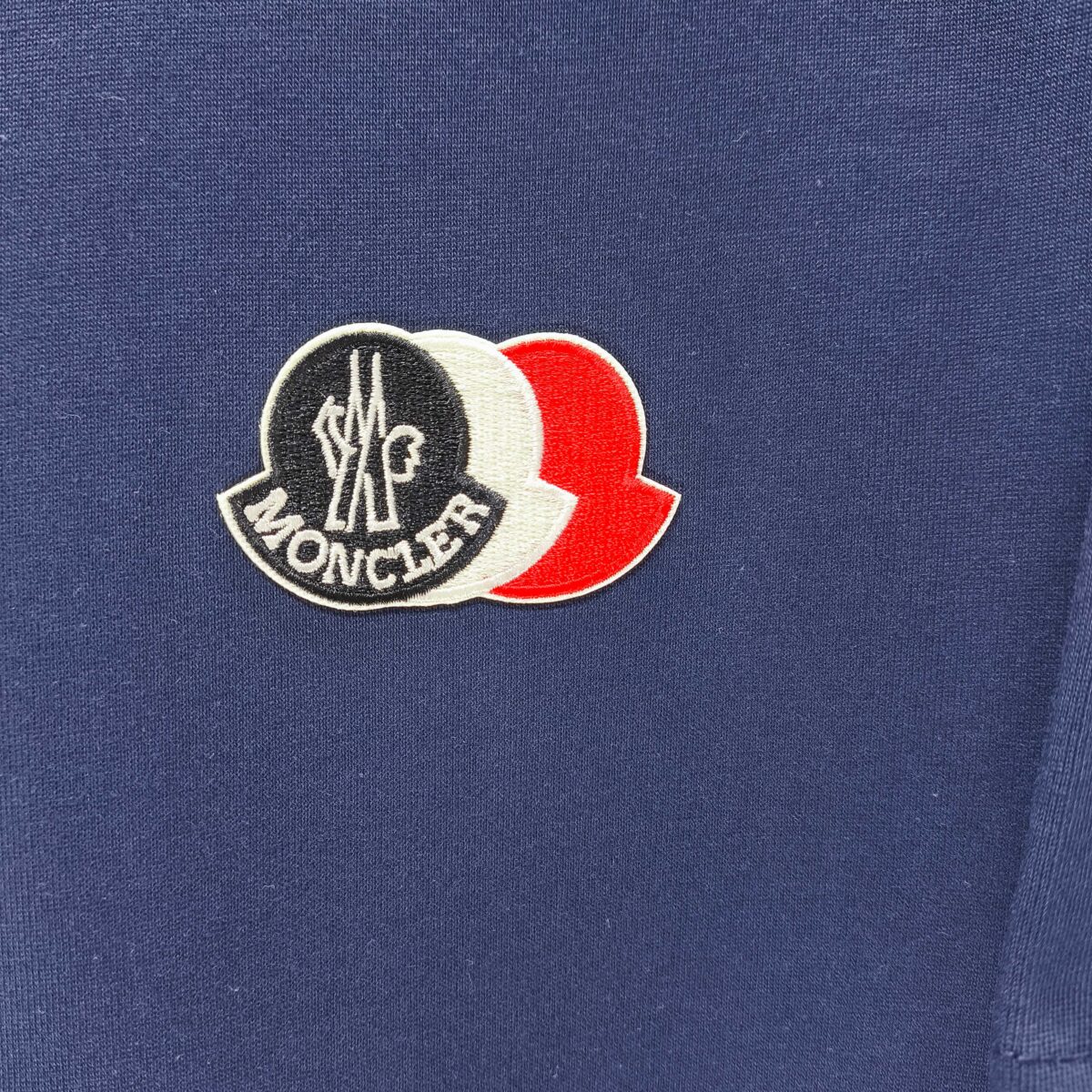 P70 MONCLE* 蒙口* 2026新款 刺绣章仔logo 短袖t恤 宽松版型男女同款 尺码 S M L XL XXL 黑色 白色 藏青色 灰色