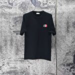P70 MONCLE* 蒙口* 2026新款 刺绣章仔logo 短袖t恤 宽松版型男女同款 尺码 S M L XL XXL 黑色 白色 藏青色 灰色