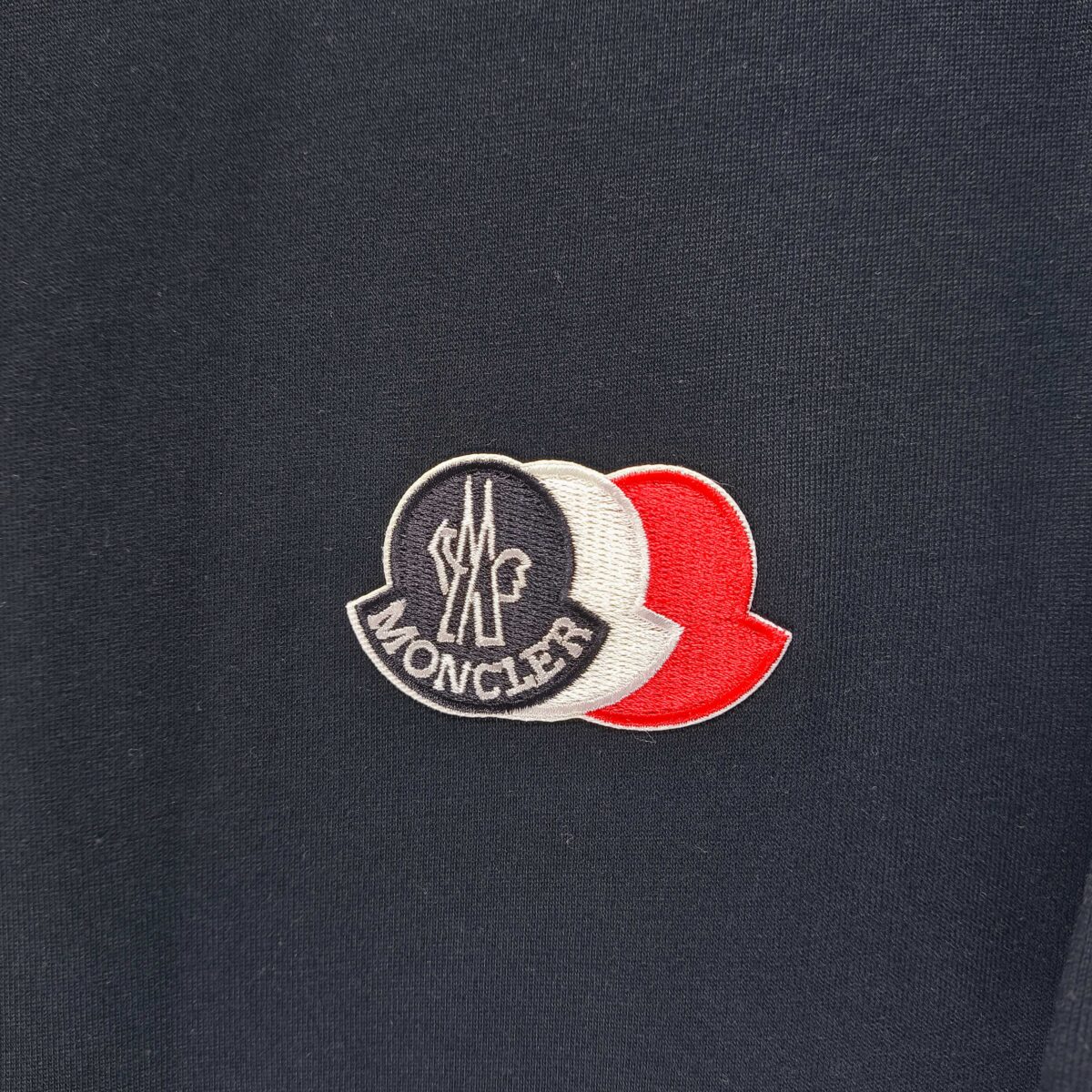 P70 MONCLE* 蒙口* 2026新款 刺绣章仔logo 短袖t恤 宽松版型男女同款 尺码 S M L XL XXL 黑色 白色 藏青色 灰色