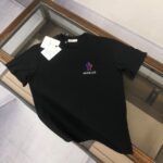 weigou_223591_0_11e3da47ab P75 💥 MONCLER 蒙口 夏季新款圆领短袖T恤!270克重磅高端纯棉面料,手感质感都极完美!修身裁剪设计干净利落!时尚又好看!走线做工非常精致!版型效果超赞!而且透气性能超强!任何年龄阶段都可轻松驾驭,男士衣橱里必备的单品。 颜色: 米白 黑色 码数:M-3XL (下单请报身高体重)