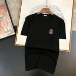 P70 品牌： 蒙口 (胖子福音)原单男士休闲短袖T恤，2026春夏新品，定制胸前顶级logo 工艺、搭配整件细节 品质及剪裁设计都堪称一流，定制进口丝光棉面料！型格十足，配色轻熟百搭。M-5XL(穿到220斤)