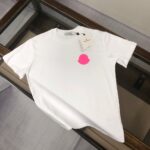 P75 💥 MON 蒙口 春夏新品龙年限定情侣款T恤，时尚休闲圆领短袖，采用进口原版科技面料，顶级印花工艺图案，独特设计，档次极高，舒适透气，上身时尚帅气👍 颜色：黑色 白色 码数：M-3XL（下单请报身高体重）