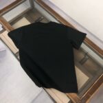 weigou_223924_7_500ddb0a48 P75 💥 MON*CLER 蒙口 最新款情侣款圆领短袖 情侣T恤~ 春夏新品 高品质 🔥🔥时尚百搭潮款 定制进口面料 !穿着舒适 透气 时尚不失个性 上身休闲随性 帅气有型 彰显大牌气质!! 颜色:黑色 白色 尺码:M-3XL (下单请报身高体重)