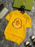 P70 品牌： 蒙口 (胖子福音)原单男士休闲短袖T恤，2026春夏新品，定制胸前顶级logo 工艺、搭配整件细节 品质及剪裁设计都堪称一流，定制进口丝光棉面料！型格十足，配色轻熟百搭。M-5XL(穿到220斤)