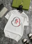 P70 品牌： 蒙口 (胖子福音)原单男士休闲短袖T恤，2026春夏新品，定制胸前顶级logo 工艺、搭配整件细节 品质及剪裁设计都堪称一流，定制进口丝光棉面料！型格十足，配色轻熟百搭。M-5XL(穿到220斤)