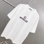 weigou_223946_3_bea739967a P80 moncle~ 蒙口刺绣字母徽章 《区别通货面料》7a抗菌短袖tee 负离子上身十分舒适,男女同款半袖,落肩宽松版型 颜色: 黑色 白色 咖啡色 尺码:S(90-130斤) M(125-150斤) L(135-165斤) XL(160-190斤) XXL(185-220斤)