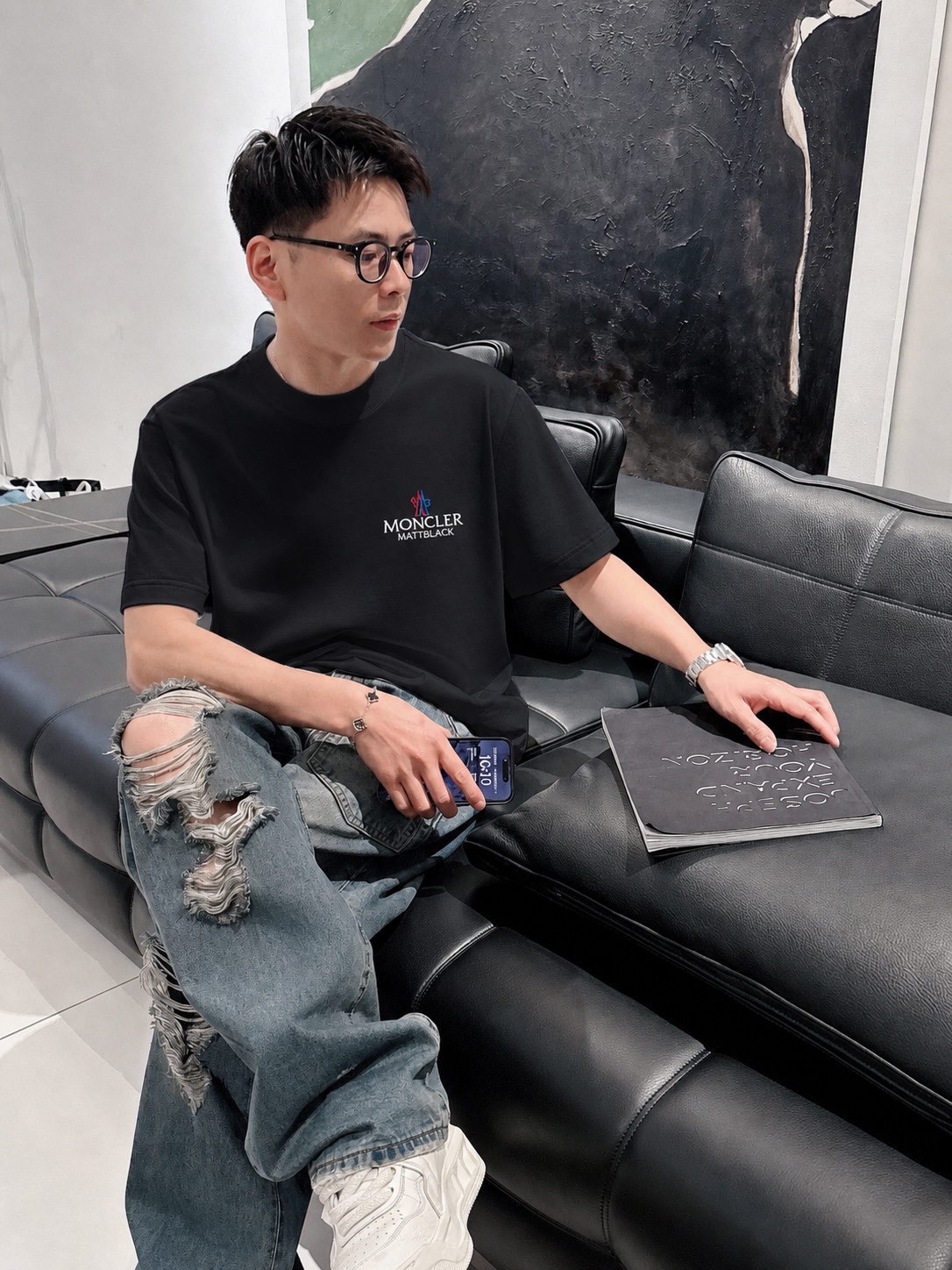 weigou_223990_6_20ff7f86c3 P80 moncle~ 蒙口刺绣字母徽章 《区别通货面料》7a抗菌短袖tee 负离子上身十分舒适,男女同款半袖,落肩宽松版型 颜色: 黑色 白色 咖啡色 尺码:S(90-130斤) M(125-150斤) L(135-165斤) XL(160-190斤) XXL(185-220斤)