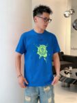 P70 品牌： 蒙口 (胖子福音)原单男士休闲短袖T恤，2026春夏新品，定制胸前顶级logo 工艺、搭配整件细节 品质及剪裁设计都堪称一流，定制进口丝光棉面料！型格十足，配色轻熟百搭。M-5XL(穿到220斤)