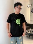P70 品牌： 蒙口 (胖子福音)原单男士休闲短袖T恤，2026春夏新品，定制胸前顶级logo 工艺、搭配整件细节 品质及剪裁设计都堪称一流，定制进口丝光棉面料！型格十足，配色轻熟百搭。M-5XL(穿到220斤)