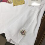 P75 💥 MON*CLER 蒙口 最新款情侣款短袖T恤～顶级印花logo设计～面料上身舒适透气，不僵硬，修身的剪裁，采用高定定制纯棉面料！上身舒适有型，内搭单穿都完全没问题，时尚潮人必备！！！ 颜色：黑色 米白 码数：M-3XL（下单请报身高体重）