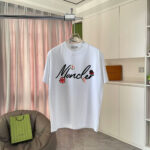 P70 Moncle* 蒙口2026夏季新款 个性logo印花 定制面料300 短袖t恤 男女同款 尺码：S M L XL XXL 五个码 颜色：黑色 白色 绿色 紫色