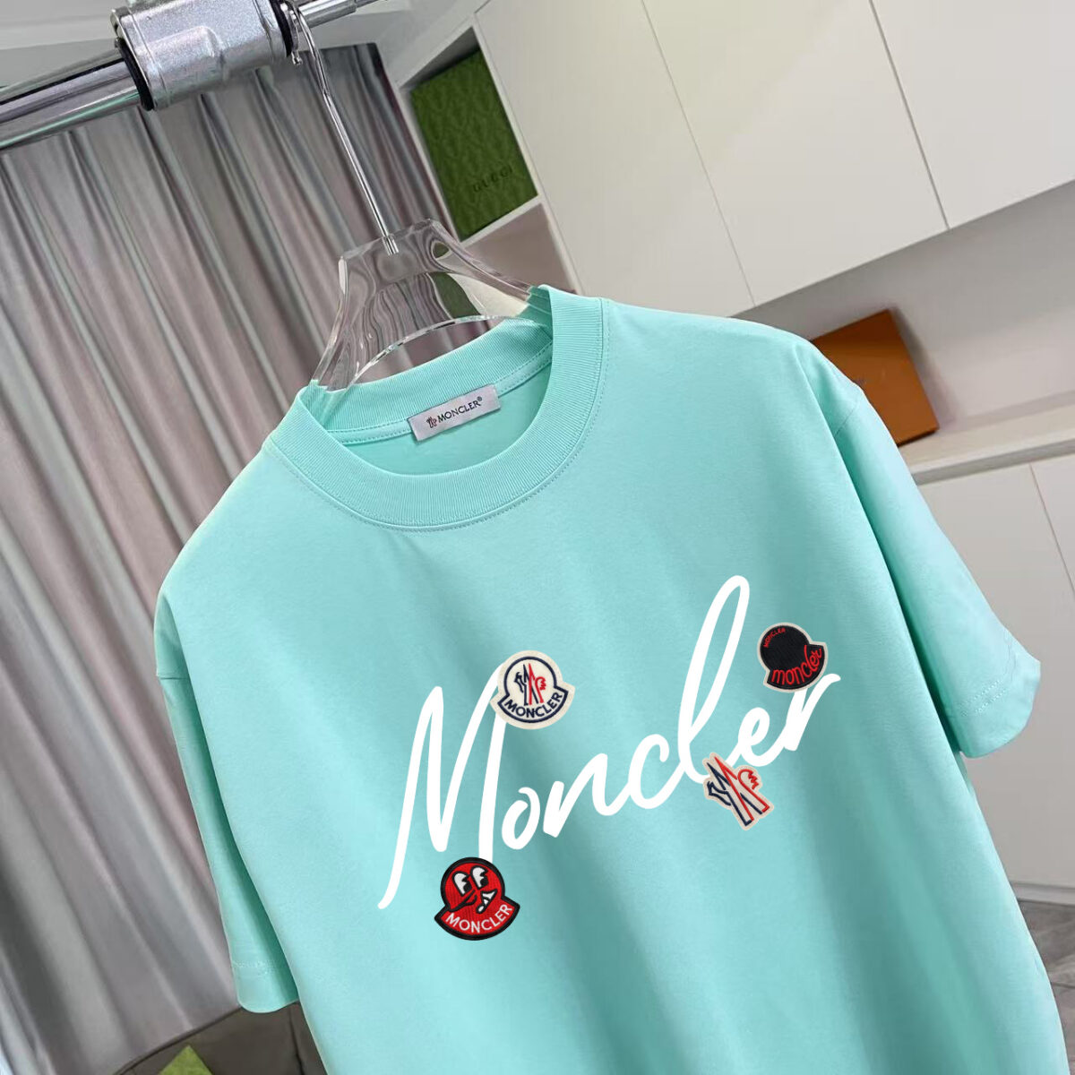 P70 Moncle* 蒙口2026夏季新款 个性logo印花 定制面料300 短袖t恤 男女同款 尺码：S M L XL XXL 五个码 颜色：黑色 白色 绿色 紫色