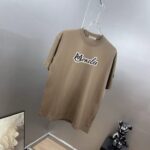 P80 Mon de～蒙口字母贴布绣徽章 官方同款 《区别通货面料》双纱纯棉，抗菌短袖tee 上身十分舒适，男女同款半袖，落肩宽松版型 颜色: 黑色 白色 咖啡色 尺码：S（90-130斤） M（125-150斤） L（135-165斤） XL（160-190斤） XXL（185-220斤）