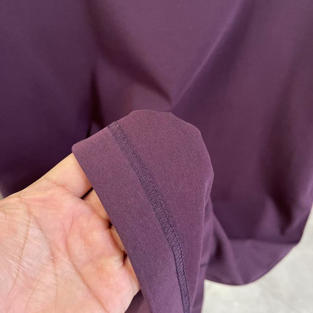 P70 Moncle* 蒙口2026夏季新款 个性logo印花 定制面料300 短袖t恤 男女同款 尺码：S M L XL XXL 五个码 颜色：黑色 白色 绿色 紫色