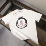weigou_224871_0_a9e9090f2e P75 💥 MONCLER 蒙口 夏季新款圆领短袖T恤!270克重磅高端纯棉面料,手感质感都极完美!修身裁剪设计干净利落!时尚又好看!走线做工非常精致!版型效果超赞!而且透气性能超强!任何年龄阶段都可轻松驾驭,男士衣橱里必备的单品。 颜色: 米白 黑色 码数:M-3XL (下单请报身高体重)